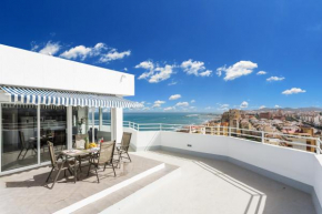 IMPRESIONANTE ATICO, PRIMERA LIINEA PLAYA, VISTAS AL MAR, piscina comunitaria, Fuengirola